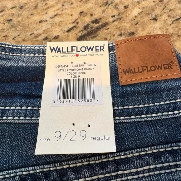Wallflower Women's Boot Cut Jeans in Classic Blue - Picture 3 of 12